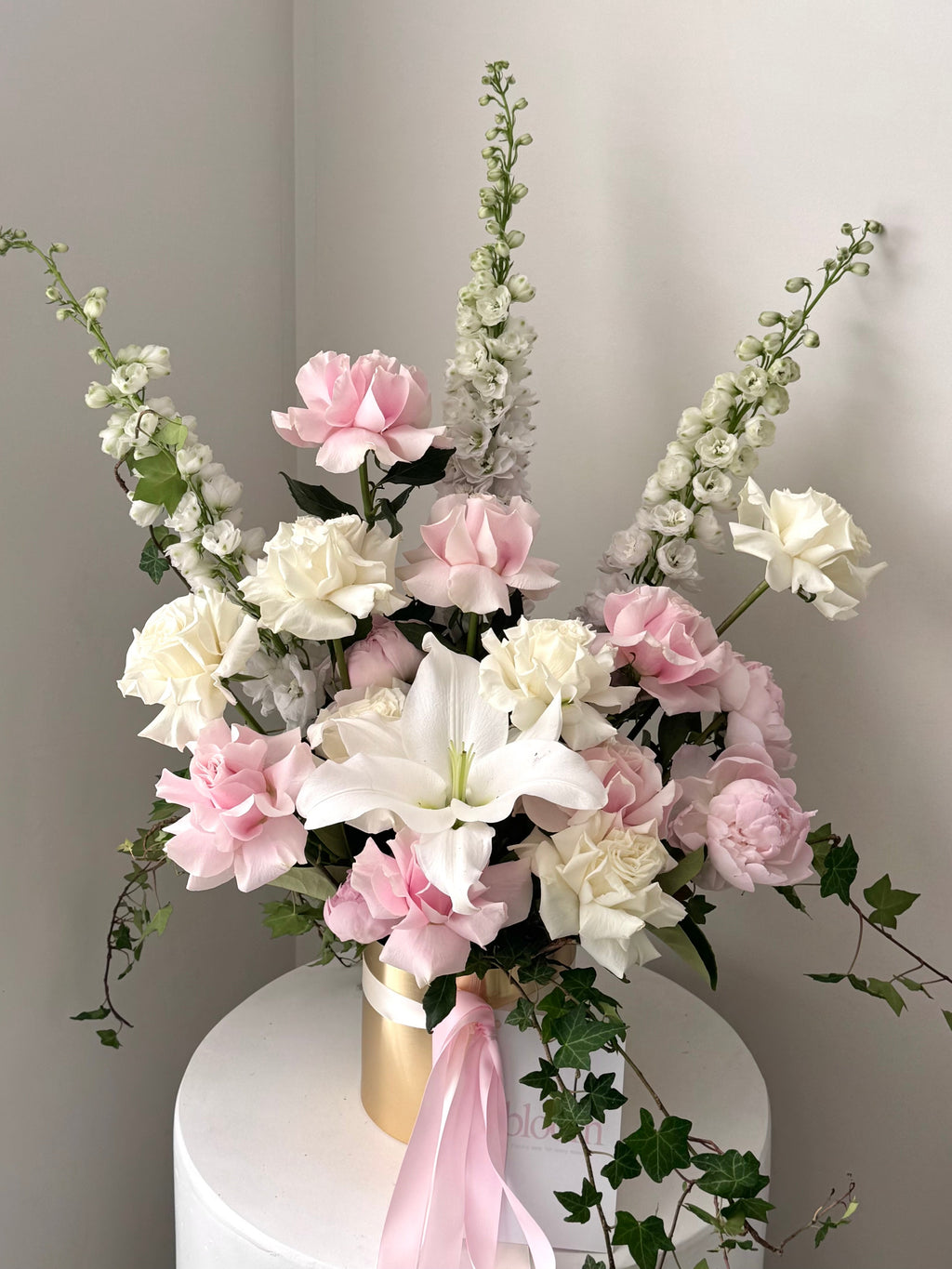 Vase Blooms