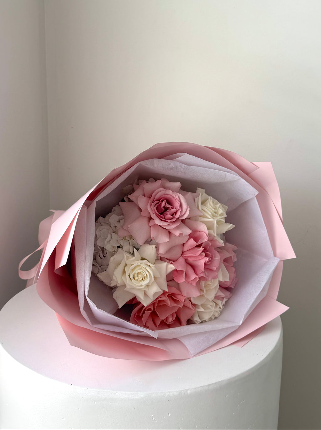 Signature Blooms — Round Edition